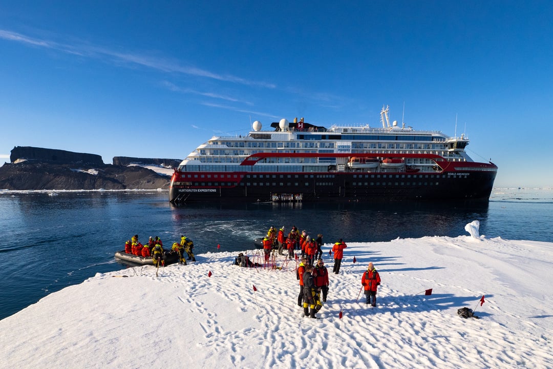 20221129-ICE-LANDING-SNOWHILL-ISLAND-058-ESPEN-MILLS-35507967-Photo_Espen_Mills